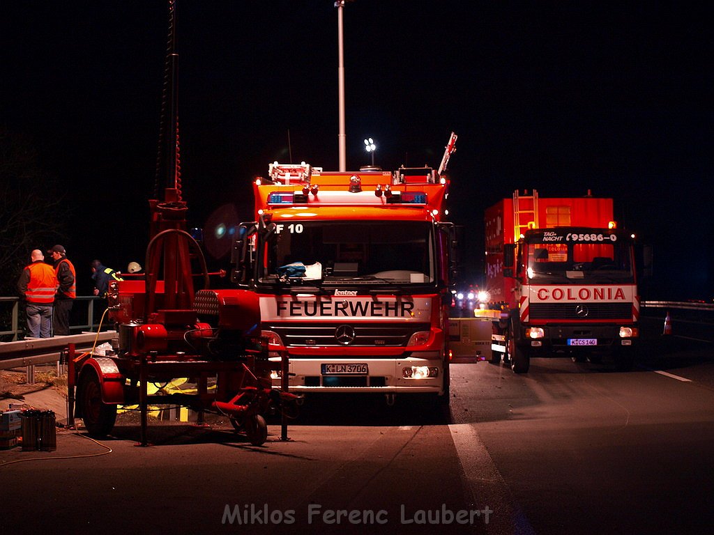 LKW stuerzt um A 3 Rich Frankfurt AK Heumar P0210.JPG